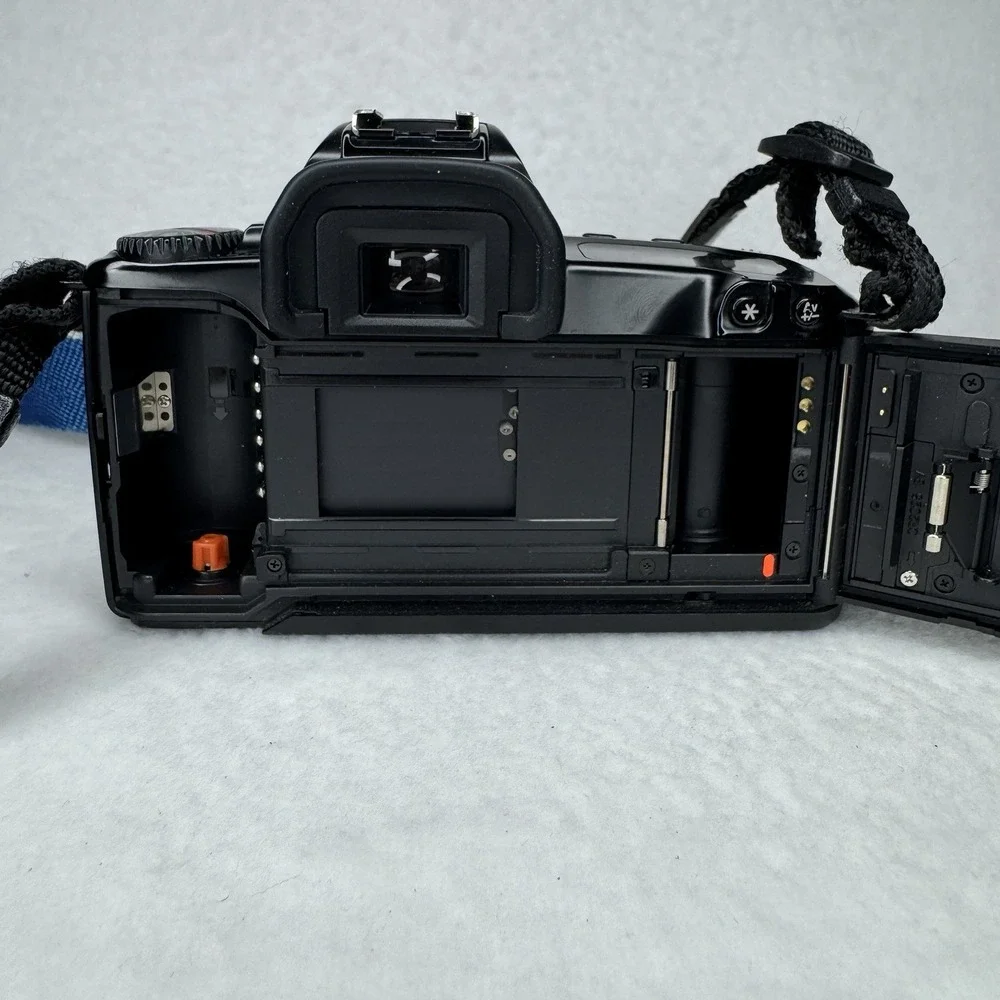 Canon EOS Rebel X S‎ 35mm Film SLR Camera Body 35mm And Strap